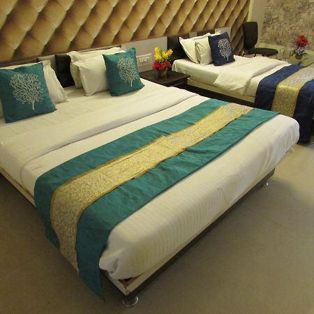 Hotel Neelkanth Residency Gandhinagar Exterior photo