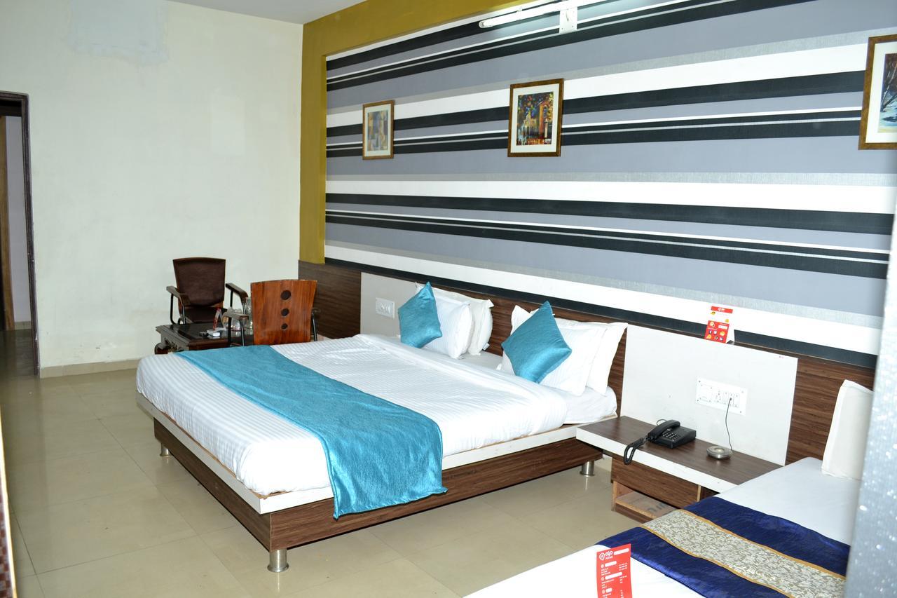 Hotel Neelkanth Residency Gandhinagar Exterior photo