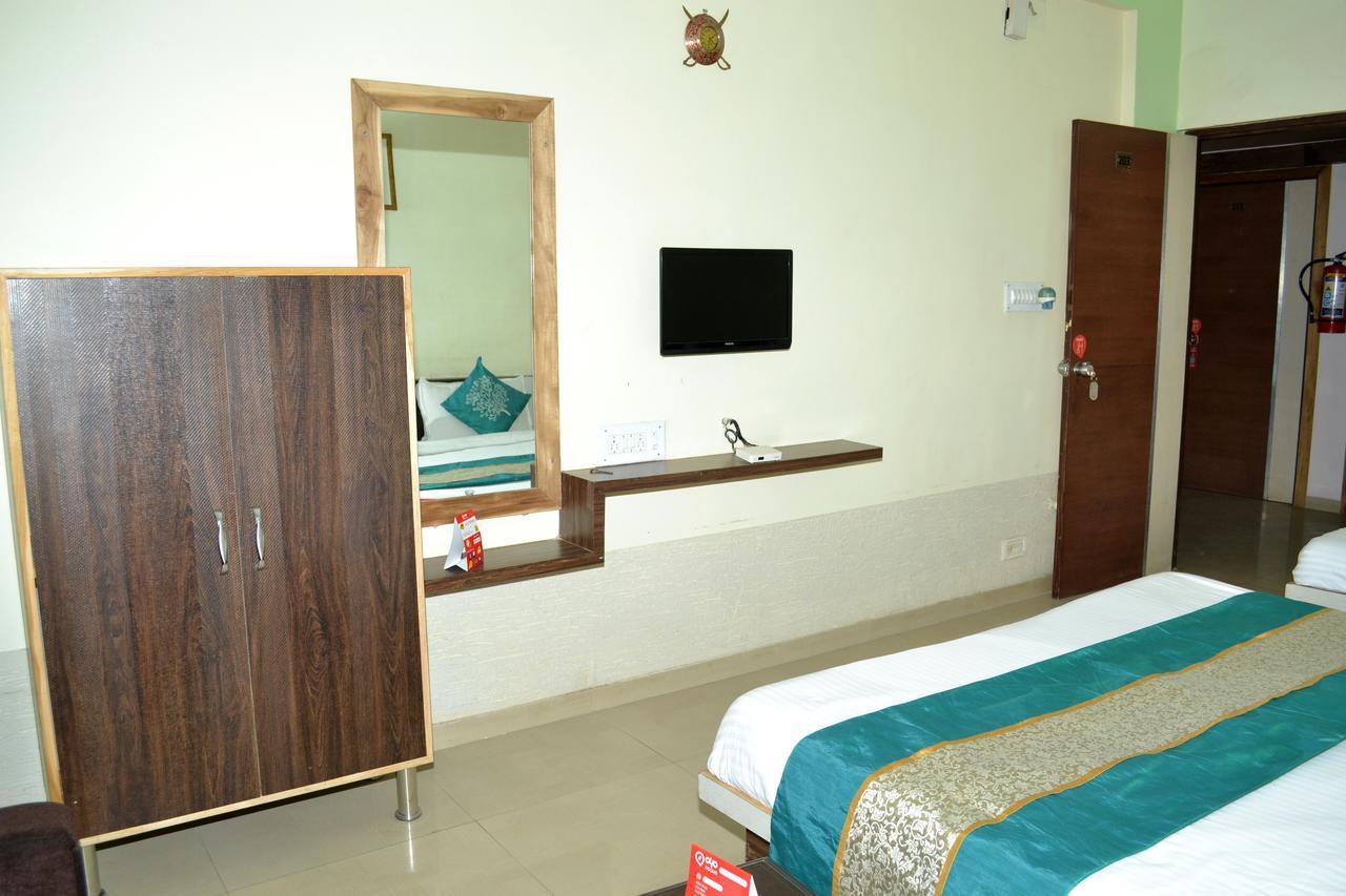 Hotel Neelkanth Residency Gandhinagar Exterior photo