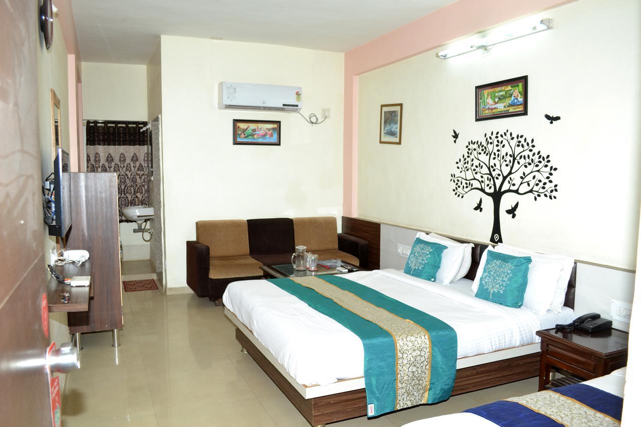 Hotel Neelkanth Residency Gandhinagar Exterior photo