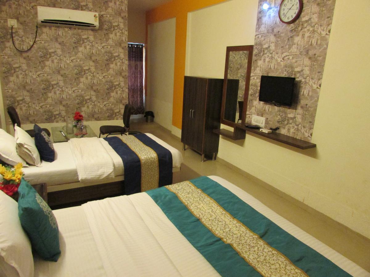 Hotel Neelkanth Residency Gandhinagar Exterior photo