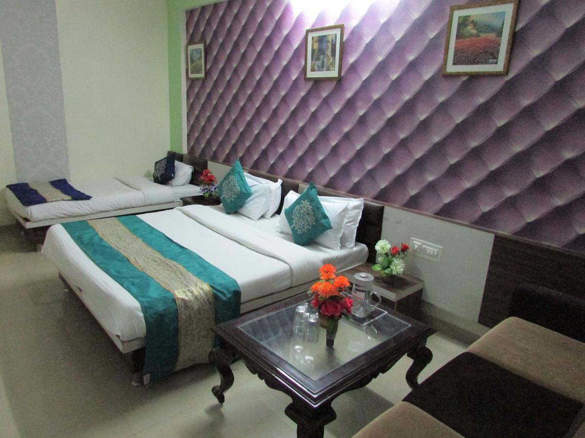 Hotel Neelkanth Residency Gandhinagar Exterior photo